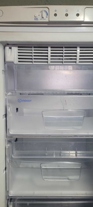 Congelator indesit no frost