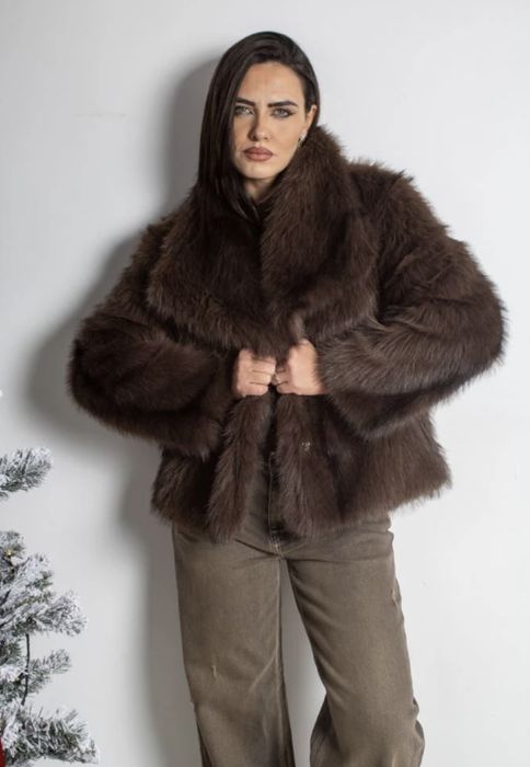 Атрактивно дамско палто