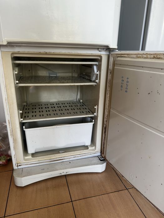 Холодильник б/у indesit