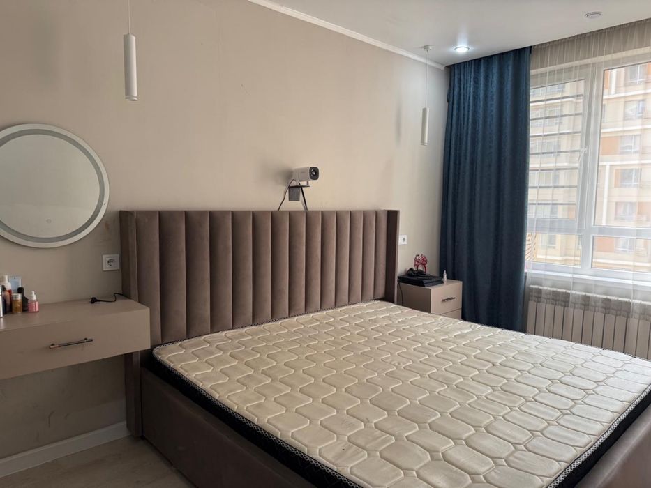 Кровать с тумбами