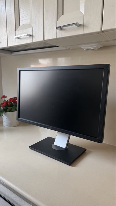 Минитор Dell U2311Hb