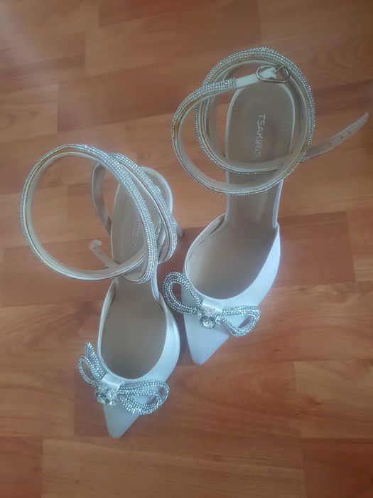 Pantofi eleganti