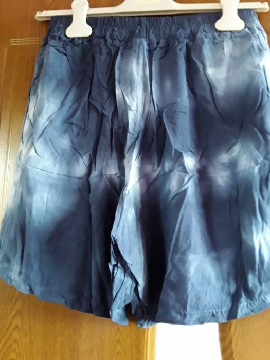 Vând Pantaloni Scurți de Damă Mărimea L-XL Noi