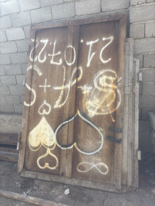 Darvoza va temir eshiklar