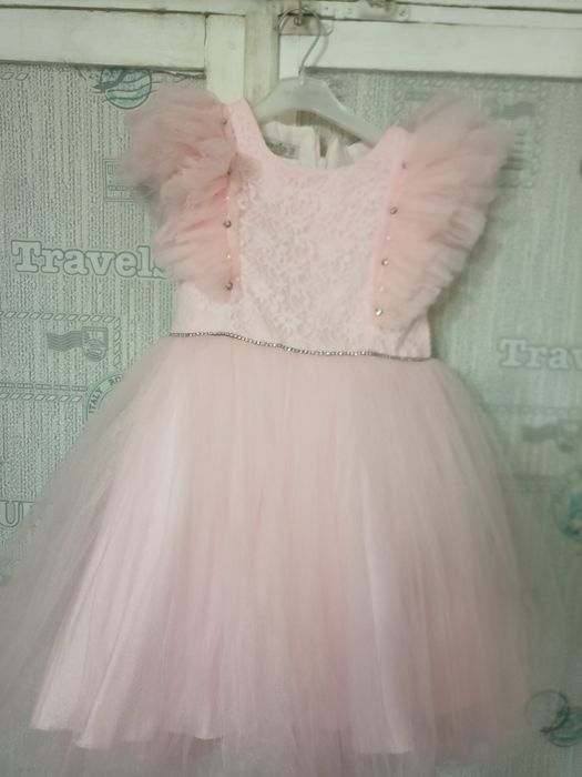 Продам платья 7000 тг