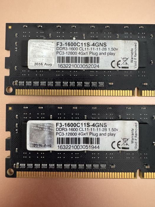2 X Memorie RAM  4GB  DDR3 - 1600 C  ( 8GB )