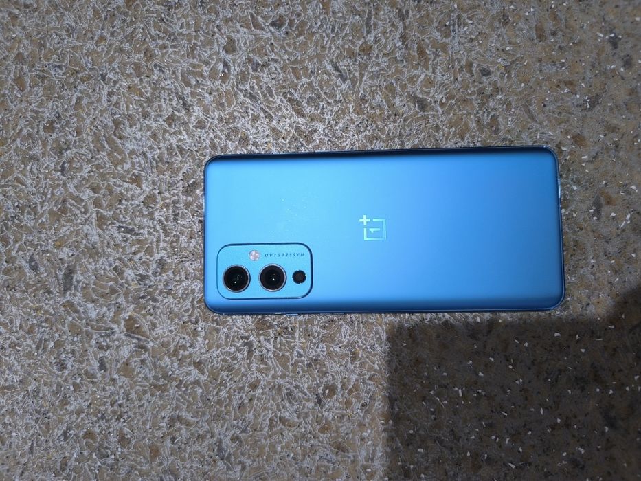 Продам OnePlus 9   12/256gb