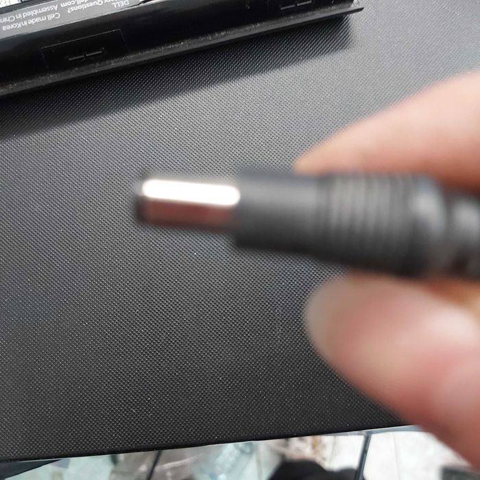 Продавам зарядни 12V 2A