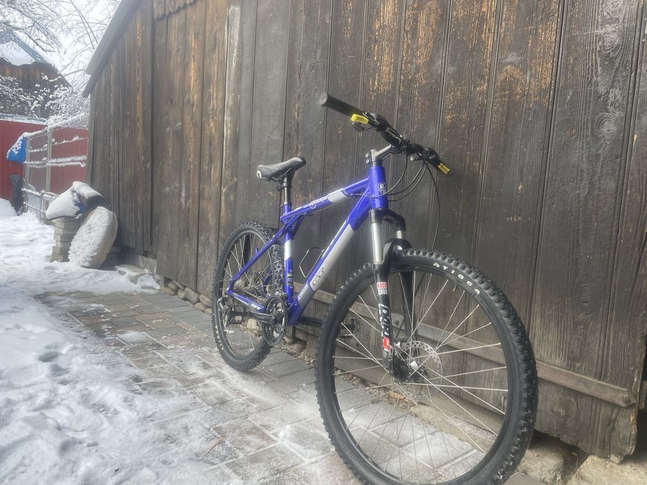 Bicicleta GT aluminiu