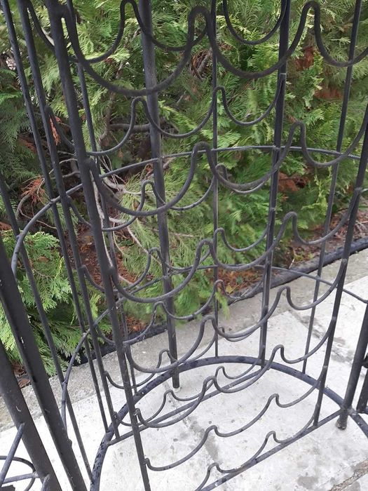 Стойка за Вино .