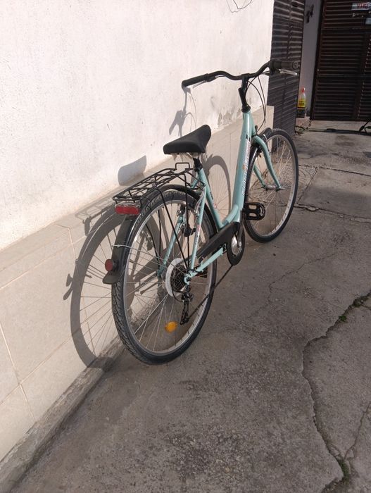 Два броя дамски Велосипеди!