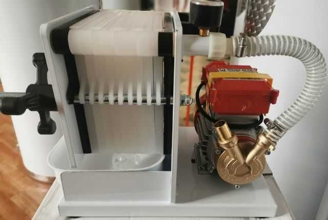 Filtru FCH pentru lichide alimentare,Italia,cu pompa si 10 placi