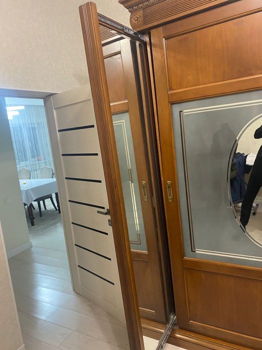 Шкаф массивый, настоящий дуб.