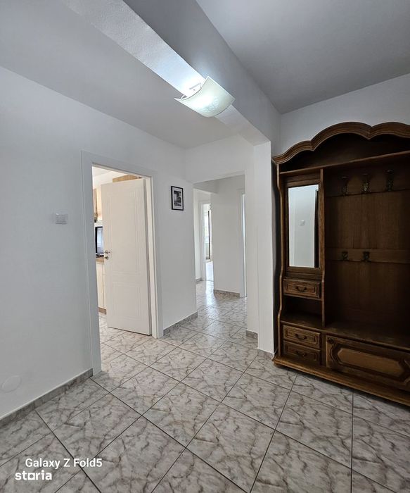 Apartament cu 3 camere de închiriat – str. Cazaban Iosia