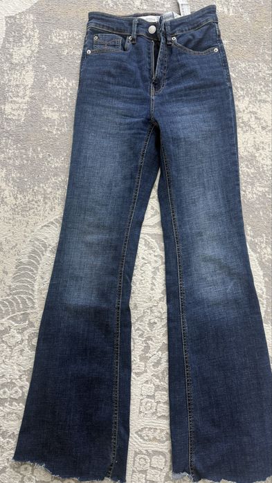 Джинсы Zara, Stradivarius