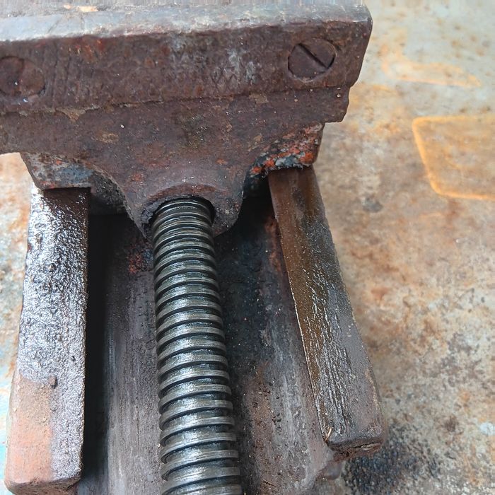 Menghina românească de 100mm