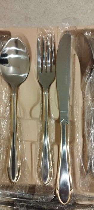 ЛУКСОЗЕН КОМПЛЕКТ! Прибори Elekom 72 части в куфар – Златни орнаменти