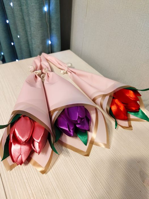 Тюльпаны из атласных лент