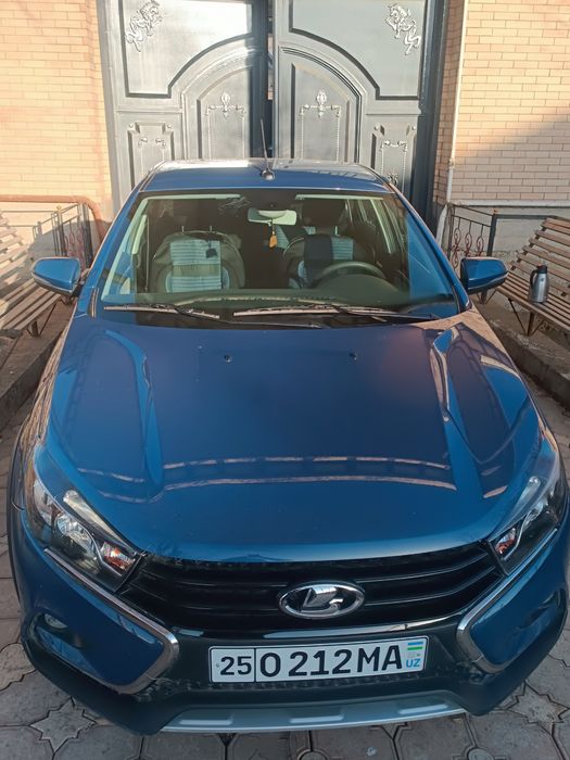 Lada Vesta Cross 2018 sotiladi