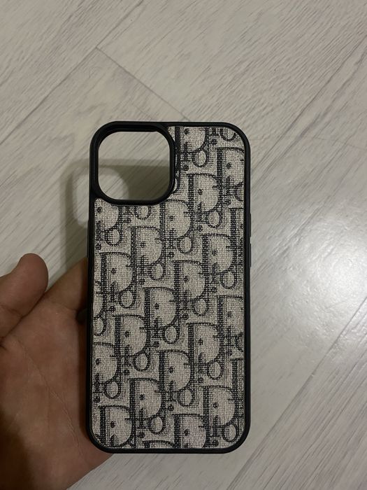 Продам чехлы на 15 айфон