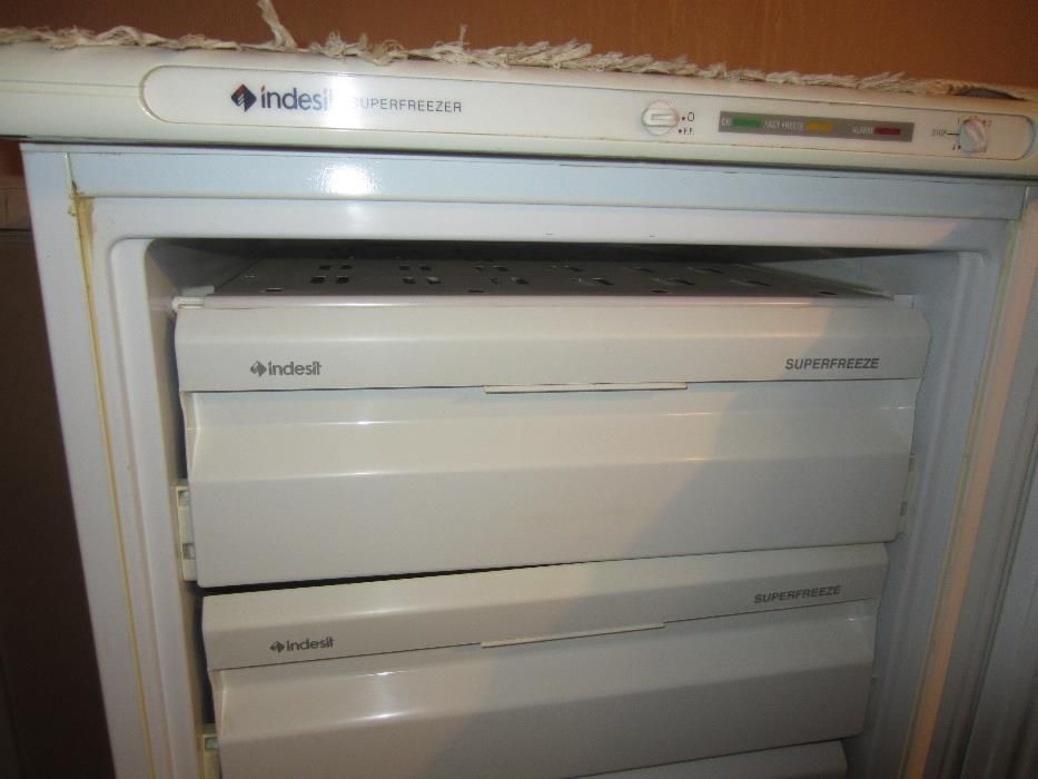 Фризер Indesit  фризер