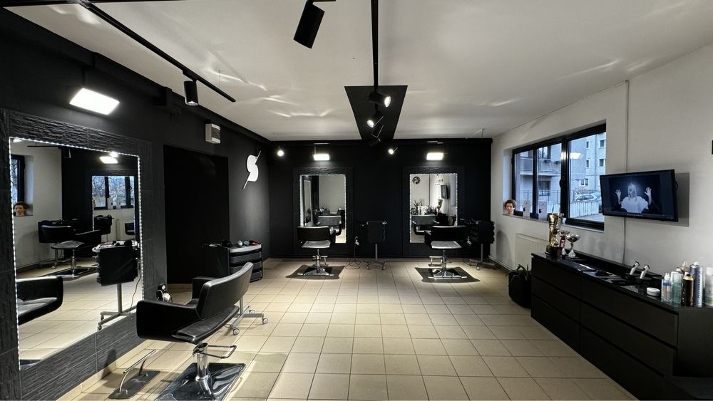 Post coafură de inchiriat!