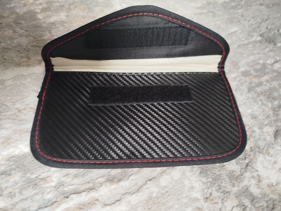 Плик изолиращ електромагнитните лъчи.