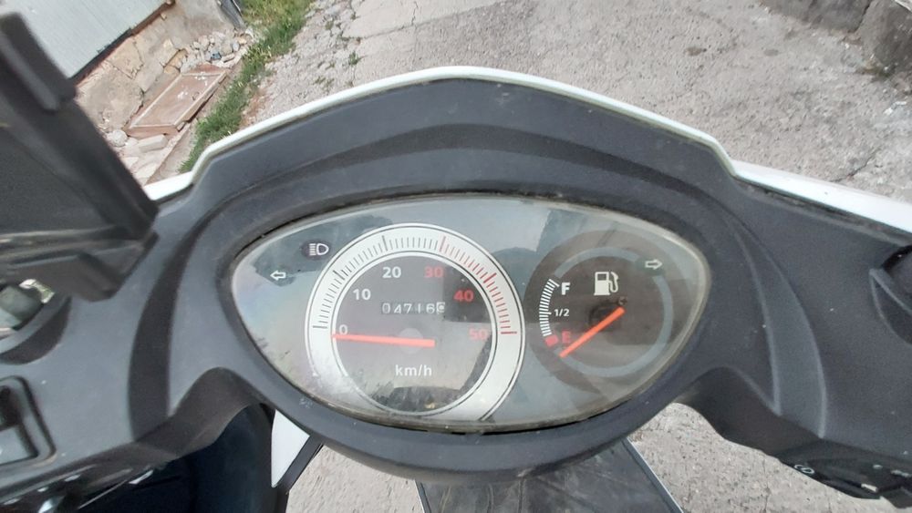 Мопед М8 12BL13.