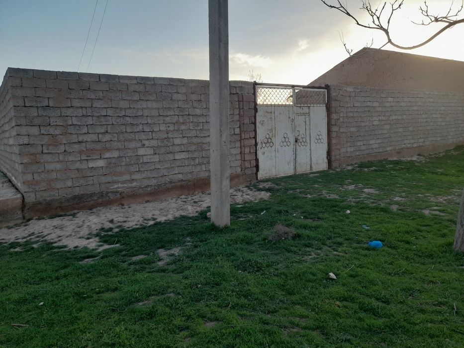 Yer sotiladi 8 sutix