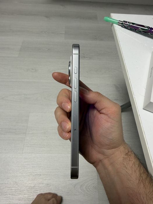 Iphone 16 Pro White Titanium