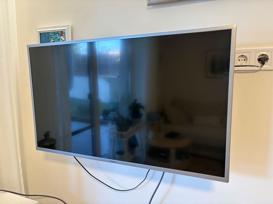 Телевизор Samsung 40” LED 4k