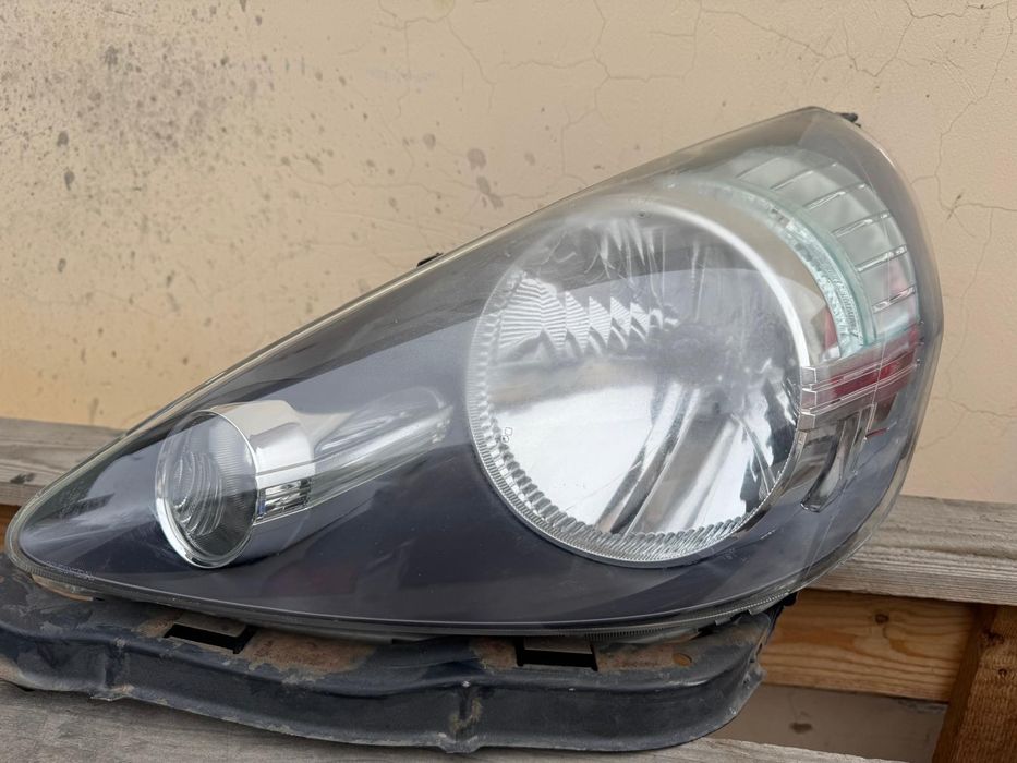 Far și tripla Honda Jazz