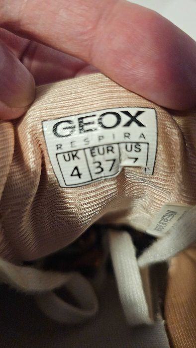 Geox albi, marimea 37 EU, 7 US, 4UK