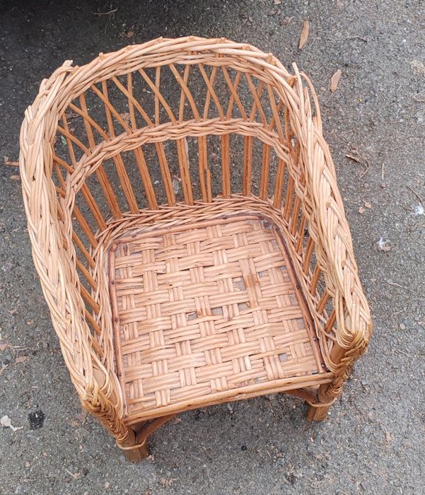 Scaun de copil și scaun pliabil negru