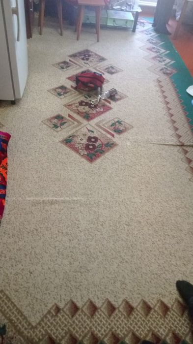 Продам б/у ковры