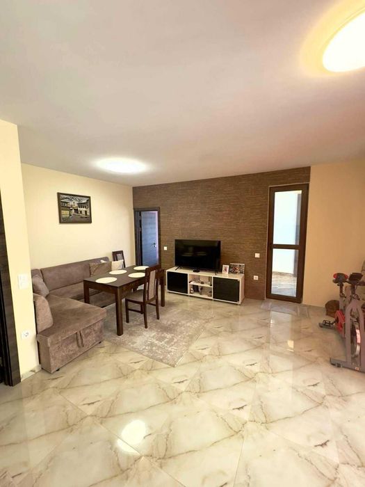 Двустаен обзаведен апартамент - кв. Остромила + ПАРКОМЯСТО