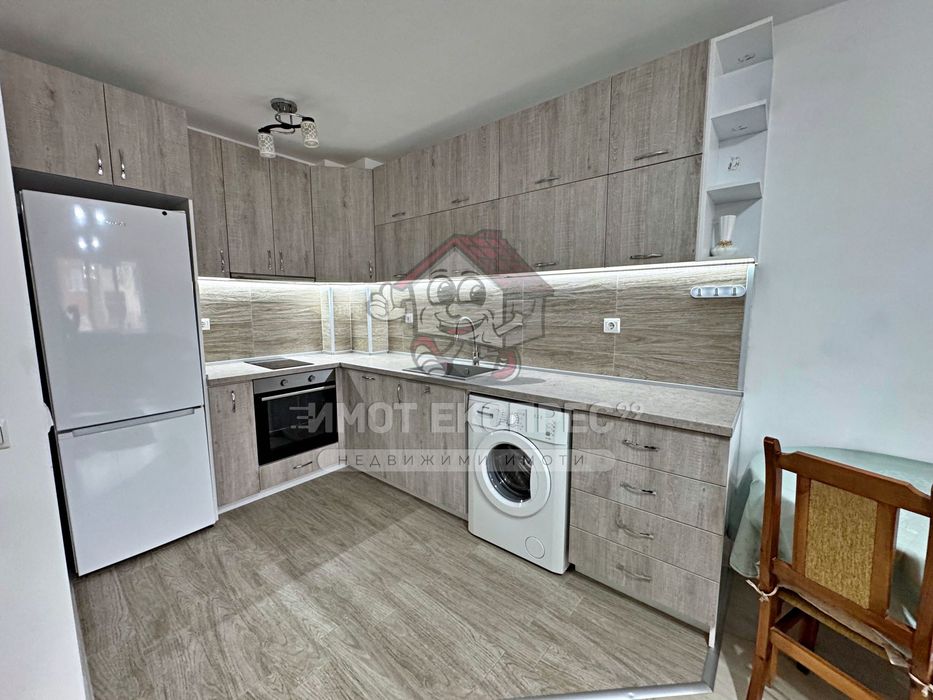 Двустаен обзаведен апартамент, с гараж, под наем, до Болницата