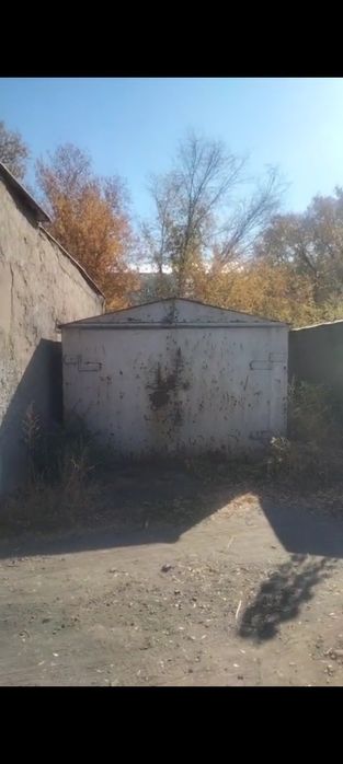 Сдаётся железный гараж