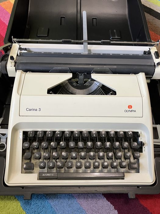 Пишеща машина Olympia Carina3