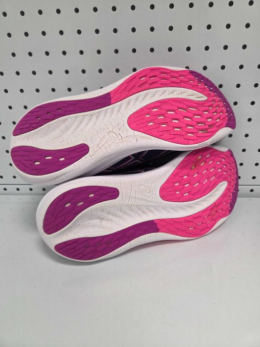 Оригинални дамски маратонки- Asics Gel Nimbus 26