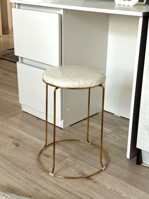 Зеркало тумба стул