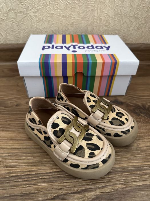 Детская обувь лето