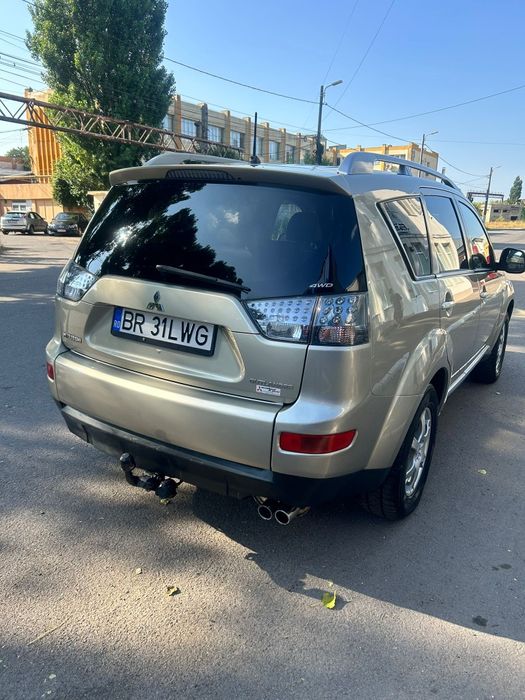 Mitsubishi Outlender