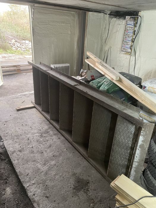 Продам лестницу металлическую