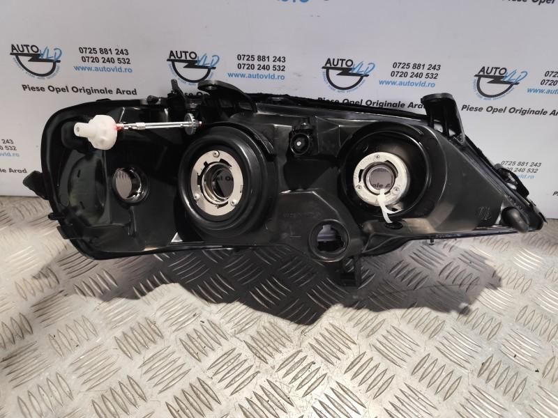 Far stanga fundal negru N JOY Opel Astra G