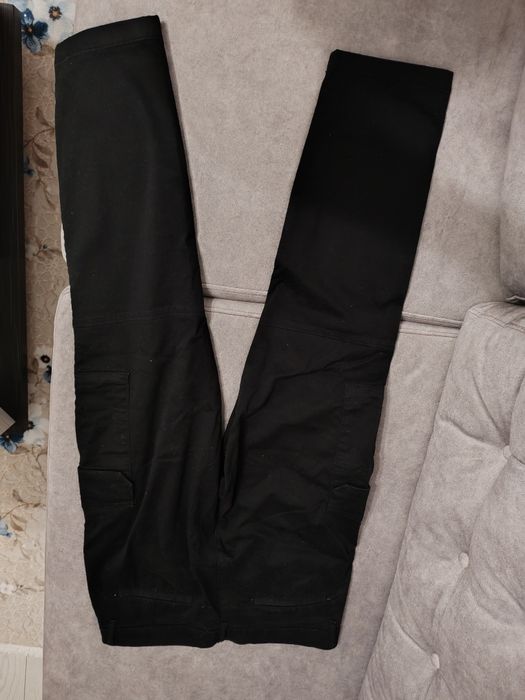 Pantaloni c&a în diferite culori