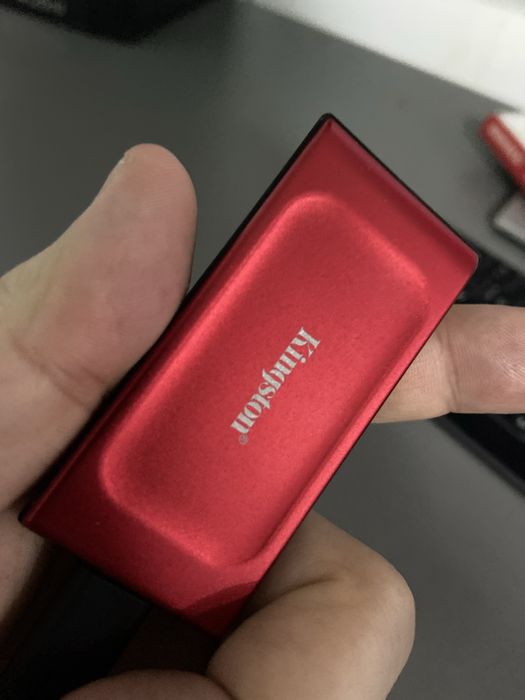 Продаю Kingston SSD 2tb