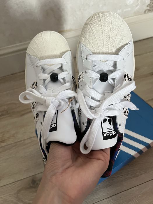 Оригинал новый adidas