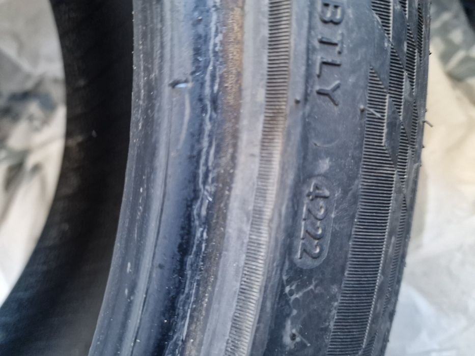 Продам 235/45/18 летние шины