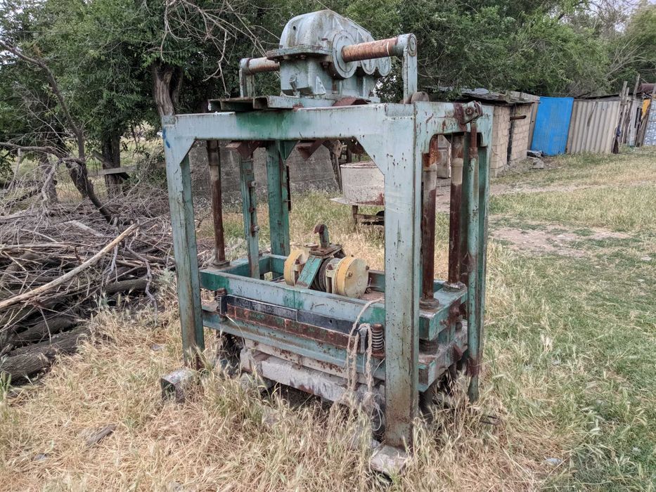 Шлакоблочный станок